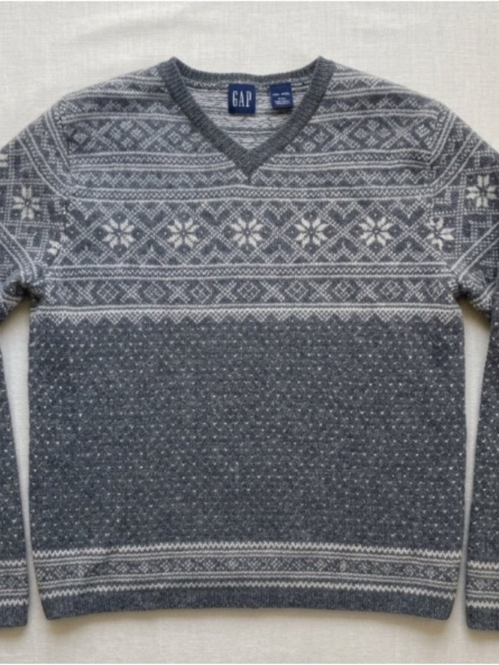 VINTAGE Y2K Fair Isles 100% wool V-neck sweater EUC XS/S